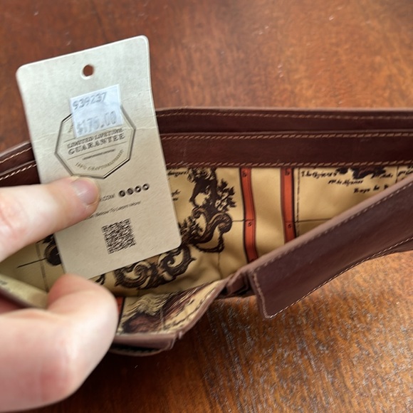 NWT Brown Leather Land Wallet NIB - Picture 4 of 5